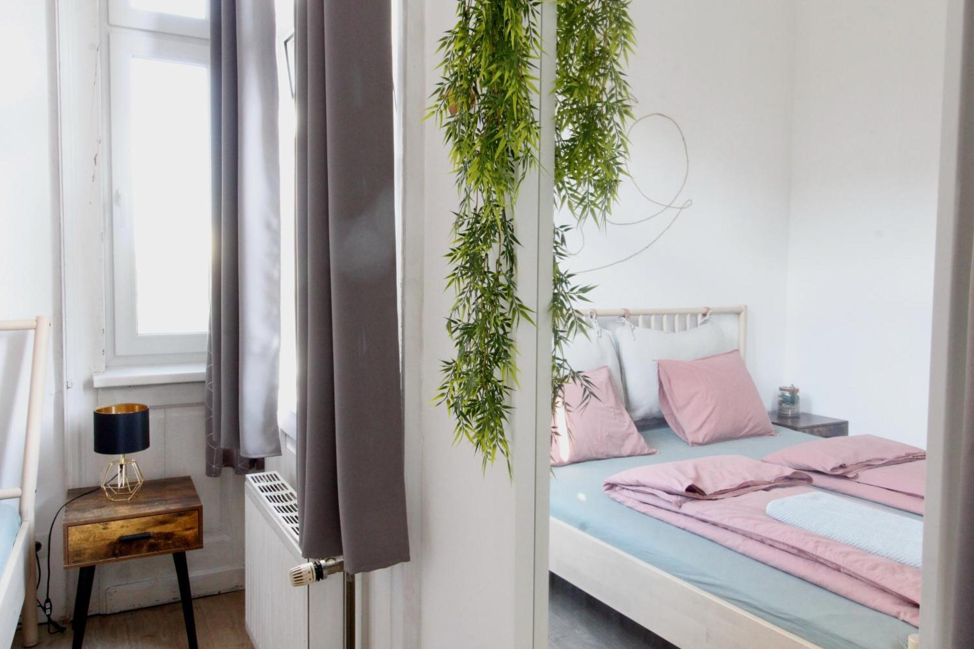 Cute Boho With Balcony Apartment *